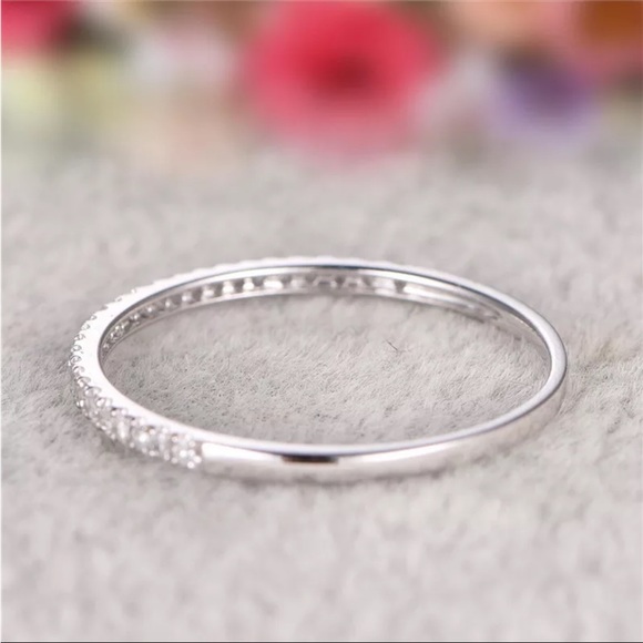 New Women’s 925 Silver Round cut Diamond Band Ring - Picture 3 of 3